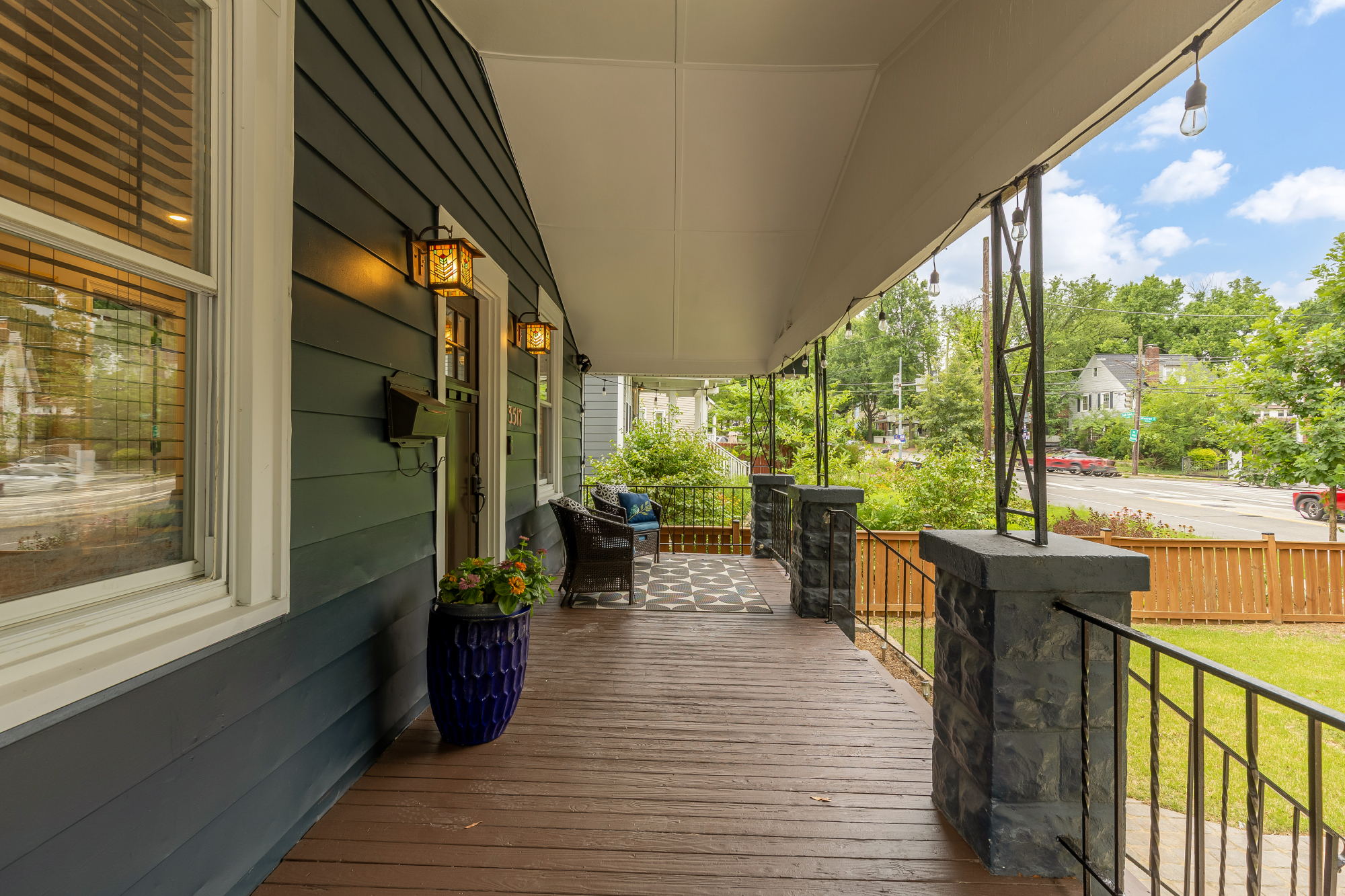 3517 South Dakota Avenue NE_Porch